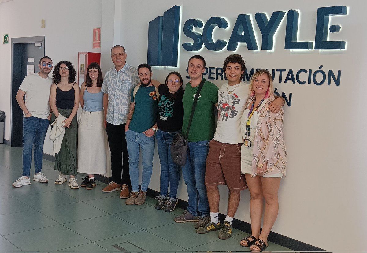 _SCAYLE's tweet photo. 👉 Ahora sí, dejamos libres a los alumnos del último curso de SCAYLE! https://t.co/OhKOYGyM4n