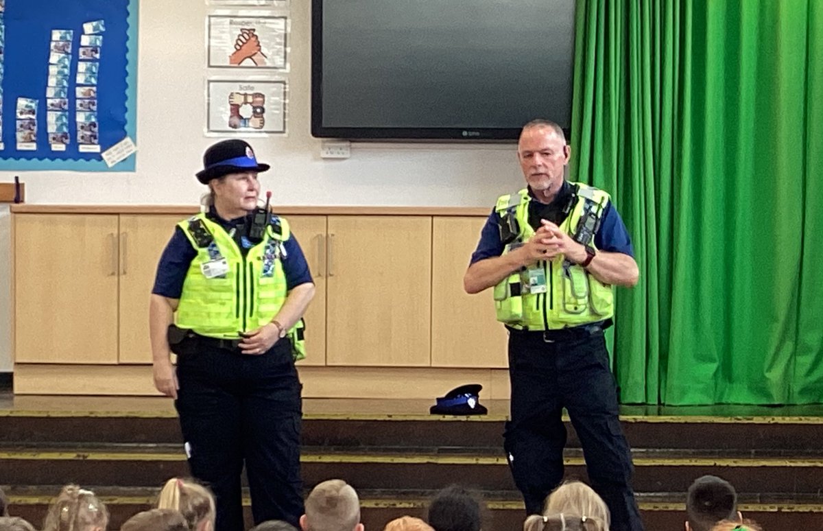 This week we welcomed PCSO’s Christine and Louie for #aspirationsweek24. They talked to us about safety in the community and being safe online. They explained why they did their job and why they enjoyed it. <a href="/TeamManorGreen/">Manor Green Primary #ReadyRespectfulSafe</a>  <a href="/FocusTrust1/">Focus Trust</a>