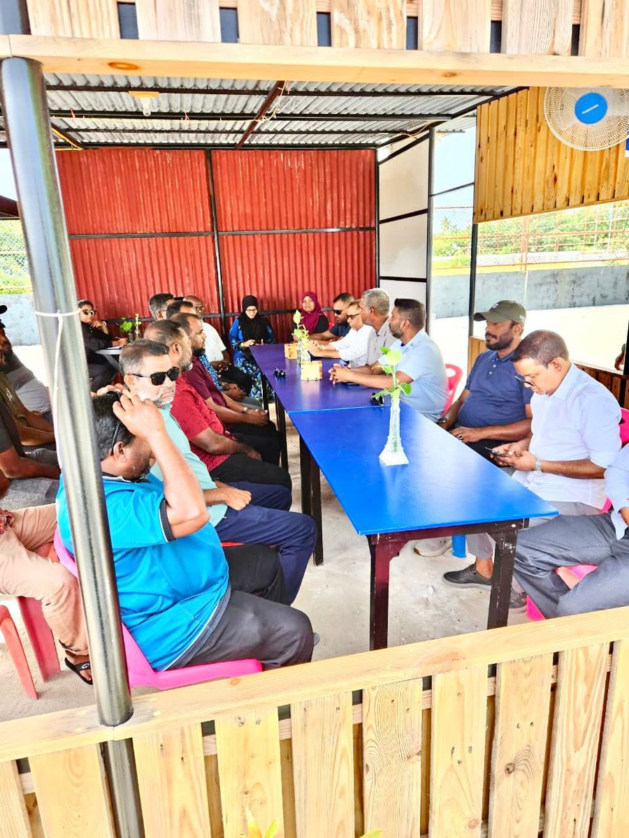 auphxx's tweet photo. ⛵ ކޮންގްތެސް ޕާރޓީގެ ޓީމް ދ. ރިނބިދޫ އަށް ވަޑައިގެން ދެ ޕާޓީގެ އިސްބޭޅުންނާ ބައްދަލުކުރެއްވުން.
#CongressParty
#PPMPNC
#DhiveheengeRaajje https://t.co/wtXH43Rvyf