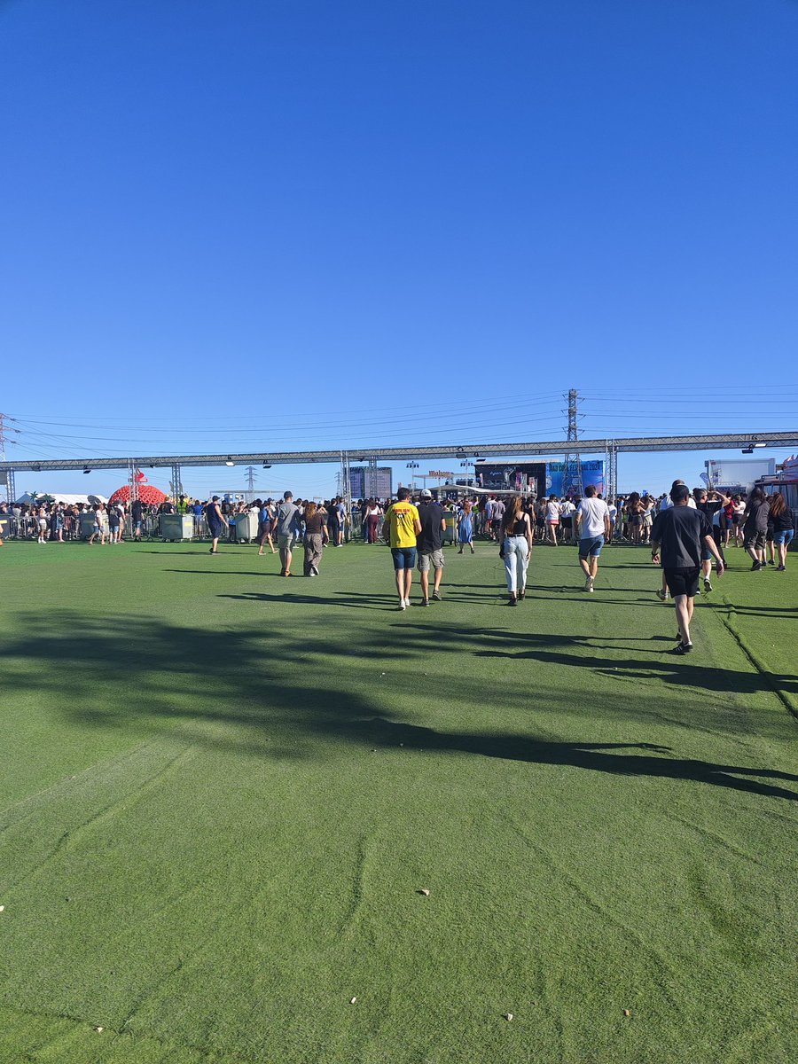 vicsuaba's tweet photo. También hay que decir lo bueno del @madcoolfestival .
Atrás han quedado las colas de 2h para acceder del año pasado. En las dos primeras jornadas, ni un minuto de cola para entrar. #MadCool #madcool2024 https://t.co/SC9MNUProA