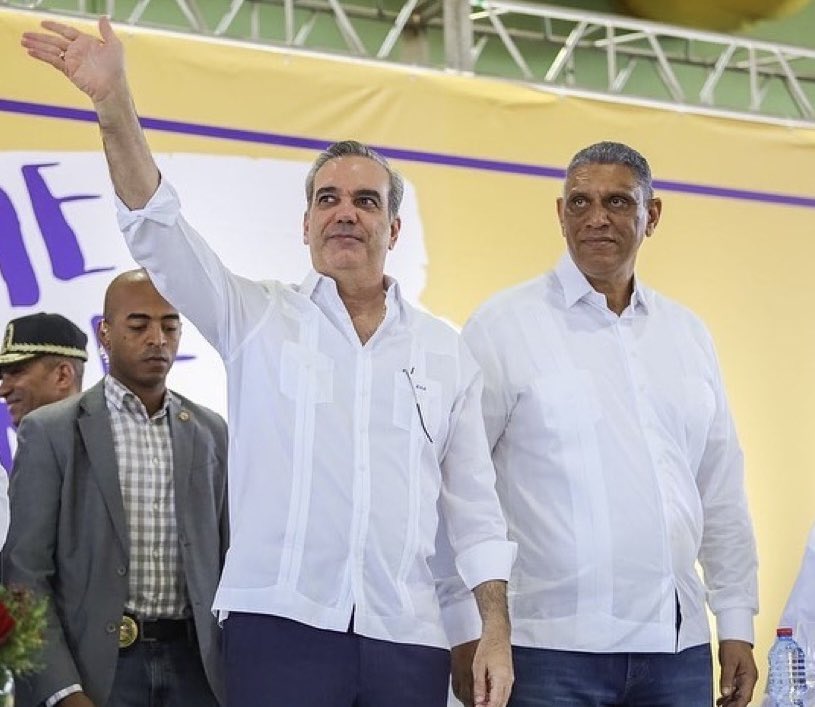 chuvasquez's tweet photo. ¡Feliz cumpleaños, presidente @luisabinader! Dios siga guiando sus pasos, le dé buena salud, sabiduría para conducir los destinos de República Dominicana y largura de años. https://t.co/bJTZ0ekw0o