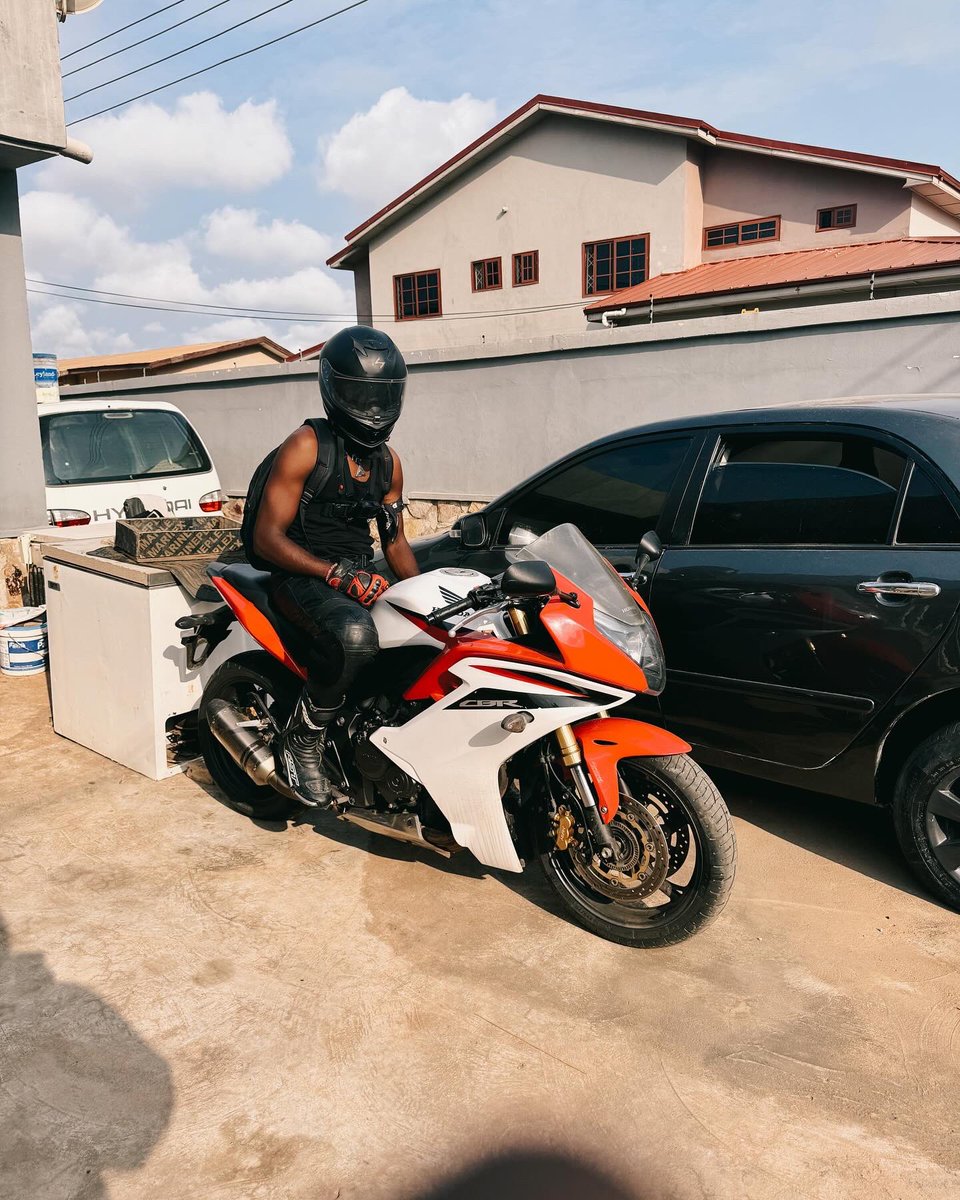 svmora_music's tweet photo. Cruising through life with my two loves that make my heart race :. Music and bikes 
🎶🚲 #MusicLover #BikeLife #JoyRide 
 #Passion #AdrenalineRush #LifeIsARide
#MusicIsLife #BikeAdventures #OnTheGo https://t.co/Mye8Un78jC