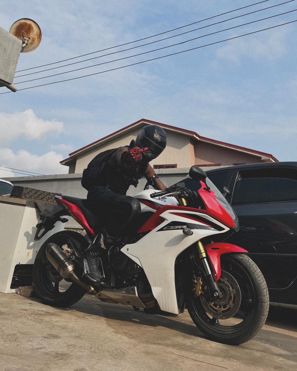 svmora_music's tweet photo. Cruising through life with my two loves that make my heart race :. Music and bikes 
🎶🚲 #MusicLover #BikeLife #JoyRide 
 #Passion #AdrenalineRush #LifeIsARide
#MusicIsLife #BikeAdventures #OnTheGo https://t.co/Mye8Un78jC