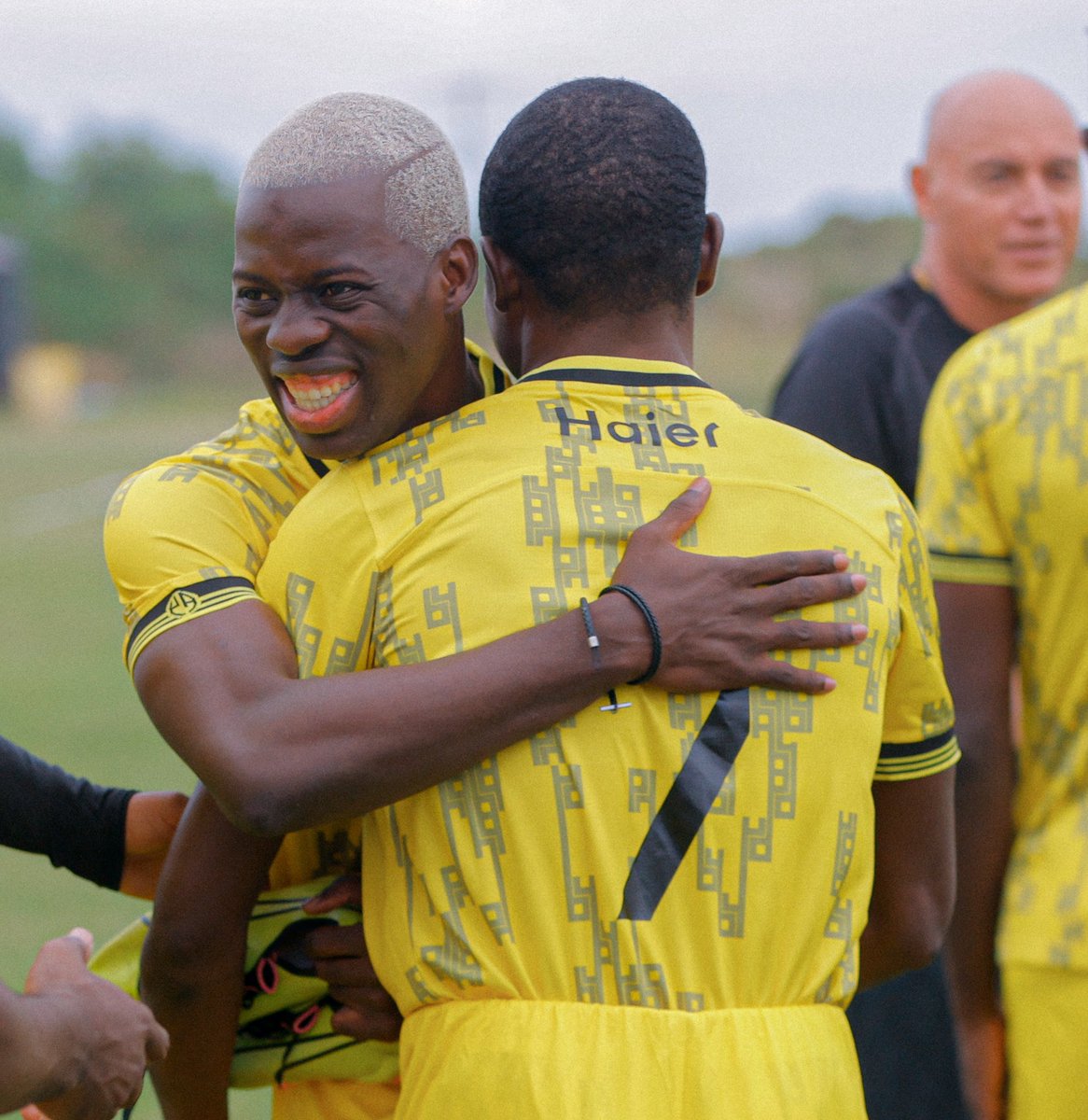 YoungAfricansSC's tweet photo. 🫶🏽🙌🏽🔰 #PreSeason 

#TimuYaWananchi 
#DaimaMbeleNyumaMwiko https://t.co/yrtch2A4Gp