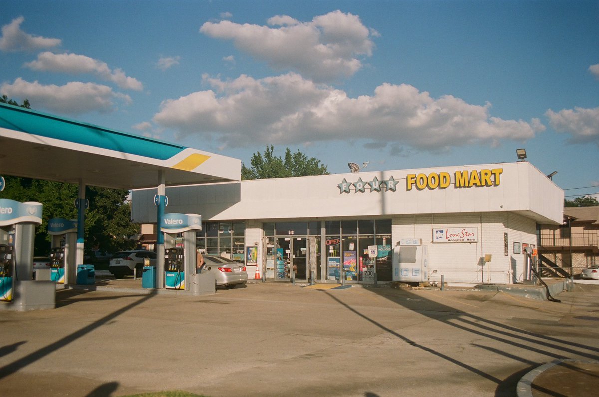 Satanic_Panic_'s tweet photo. Posting some of my favs from my first roll of Portra 400 that I just got back! https://t.co/8URZrjvxRr