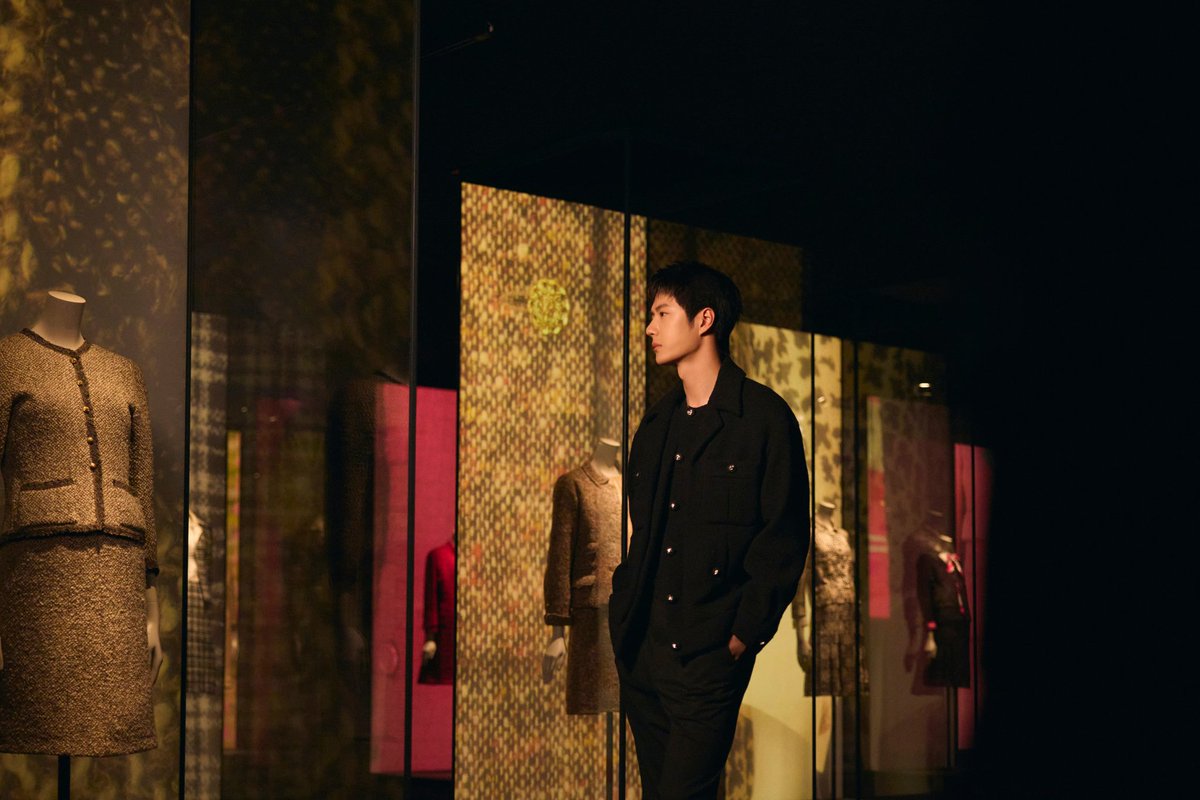 YIBO Official weibo More photos of CHANEL House Ambassador