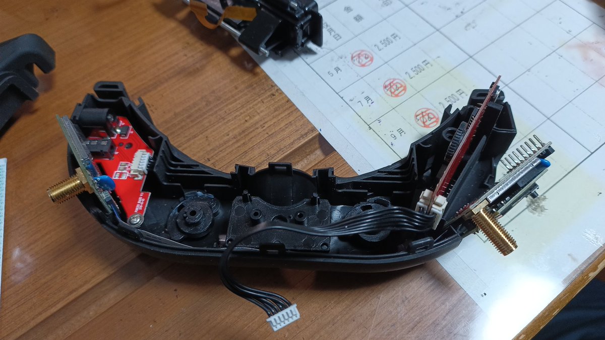 cody4645's tweet photo. FAT SHARK ゴーグル
加水分解でベッタベタしてたから
タミヤの塗料で塗装した💡
( ・∀・ ｲｲｶﾝｼﾞ

#FPV #FATSHARK #ドローン #タミヤ #加水分解 https://t.co/RwdBCAxtis
