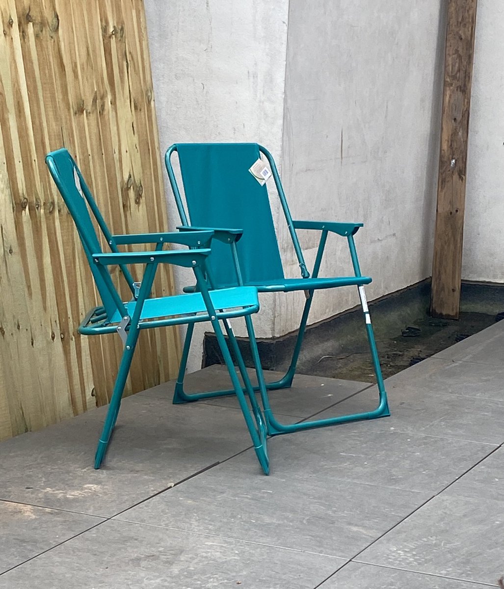 bemorebob2's tweet photo. 20 Bob Blue deckchairs have arrived! 

Slight issue with the patio/roof and a water problem 😬 so we need to pull up all the slabs. I’m thinking big outdoor rugs for the purposes of the garden launch. 

#SmallSetBack https://t.co/RoGxuAbqyT