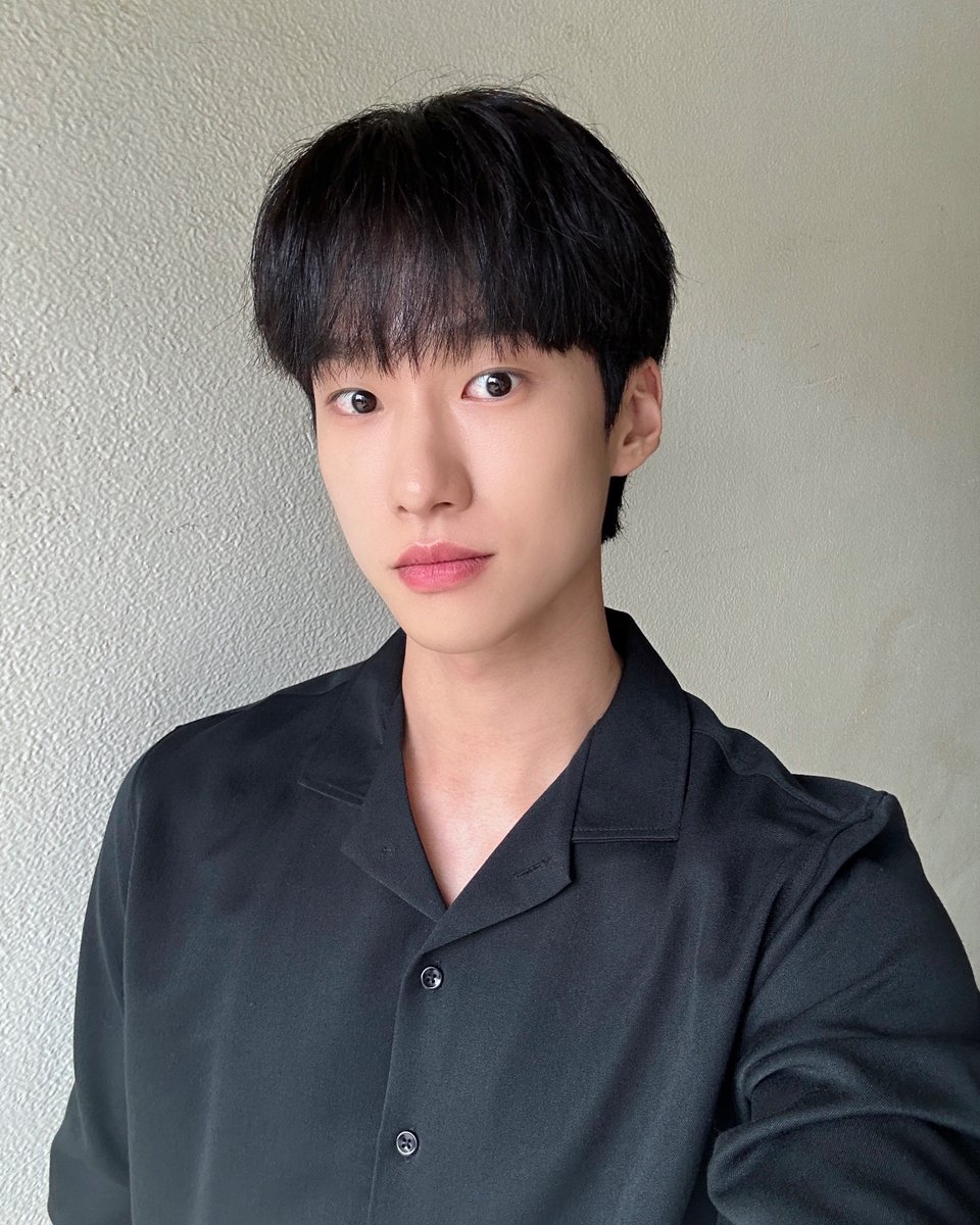 DoubleH_TNE's tweet photo. [#이상준]
　
[📺] 잠시 후, 오후 7시 55분 KBS2 '미녀와 순정남'이 방송됩니다!
　
습하고 꿉꿉한 날씨도 잊게 만드는
도준의 깜찍한 셀카 😆
　
#LeeSangJun
#KBS2 #미녀와순정남 https://t.co/gxY52v3HIG
