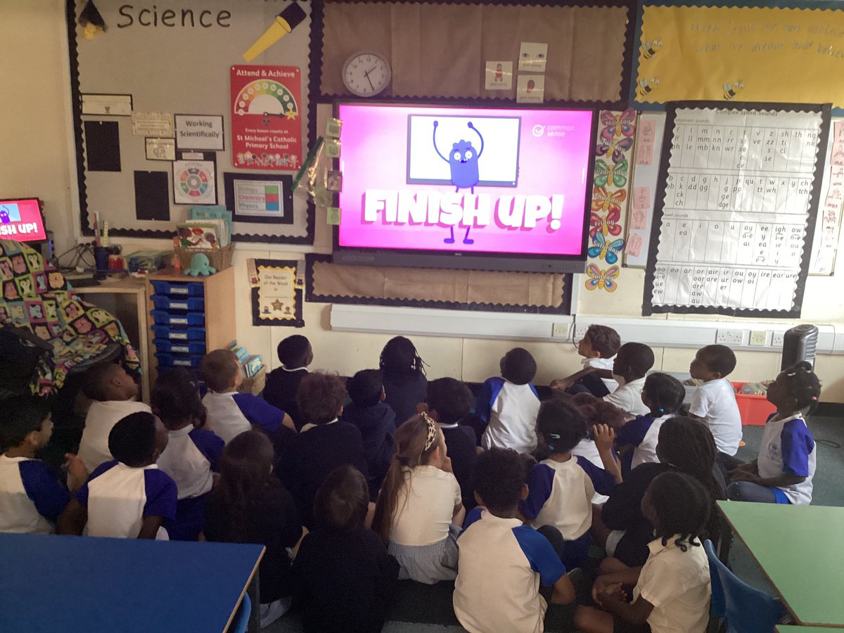 RecordBSTM's tweet image. #stmcomputing This afternoon we learnt how to switch off from our online devices when we have to take a break, we learnt the we must ‘ pause, breathe and finish up. We practised staying calm when we have to turn off our device,