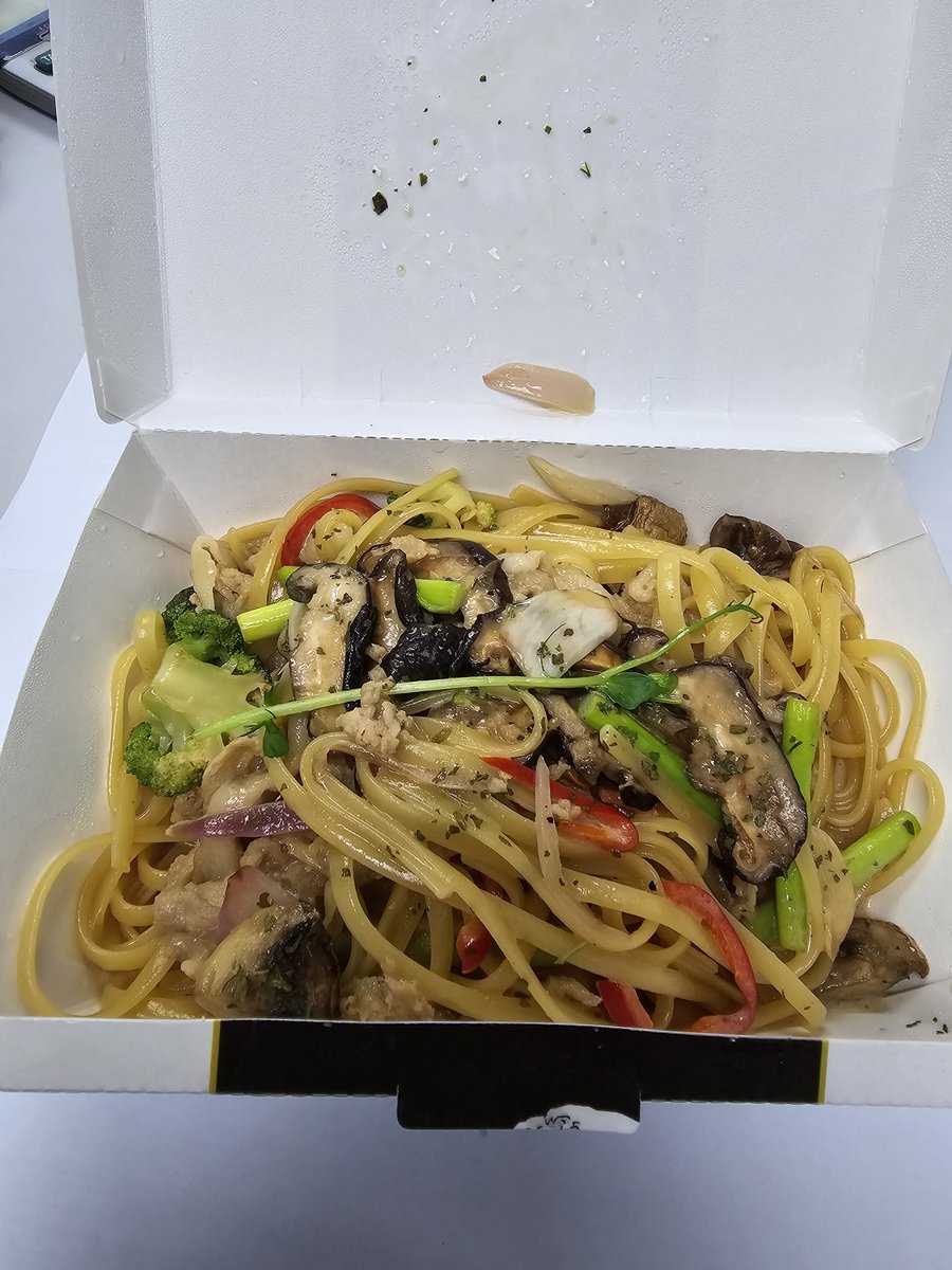 Shalom826's tweet photo. 小店的外賣價錢比堂食較為經濟.
早前有專屬的外賣 lunch menu(同堂食的 menu 唔同). 最近改左同堂食一樣的 lunch menu 外賣有7拆.

但我唔肯定係未每間分店都有此優惠.

#SensoryZero 
#KC100 https://t.co/afJHCGfKOD