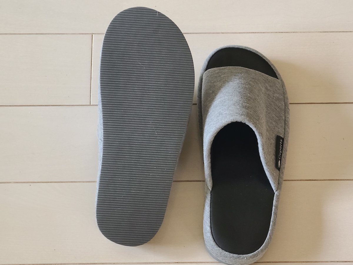 TW_SHOSHO's tweet photo. 👡屋内用スリッパ — 理学療法士推薦
4月頃から足底筋膜炎、5月から治療開始。痛み・衝撃緩和のため購入。全室フローリングですがこれまで屋内用スリッパなし。この製品は #理学療法士推薦 だけあって衝撃を大幅に緩和させ心地よいクッションです。おススメです。(240509)
#スリッパ #コぺルタ #coperta https://t.co/ypLtVpaGIr