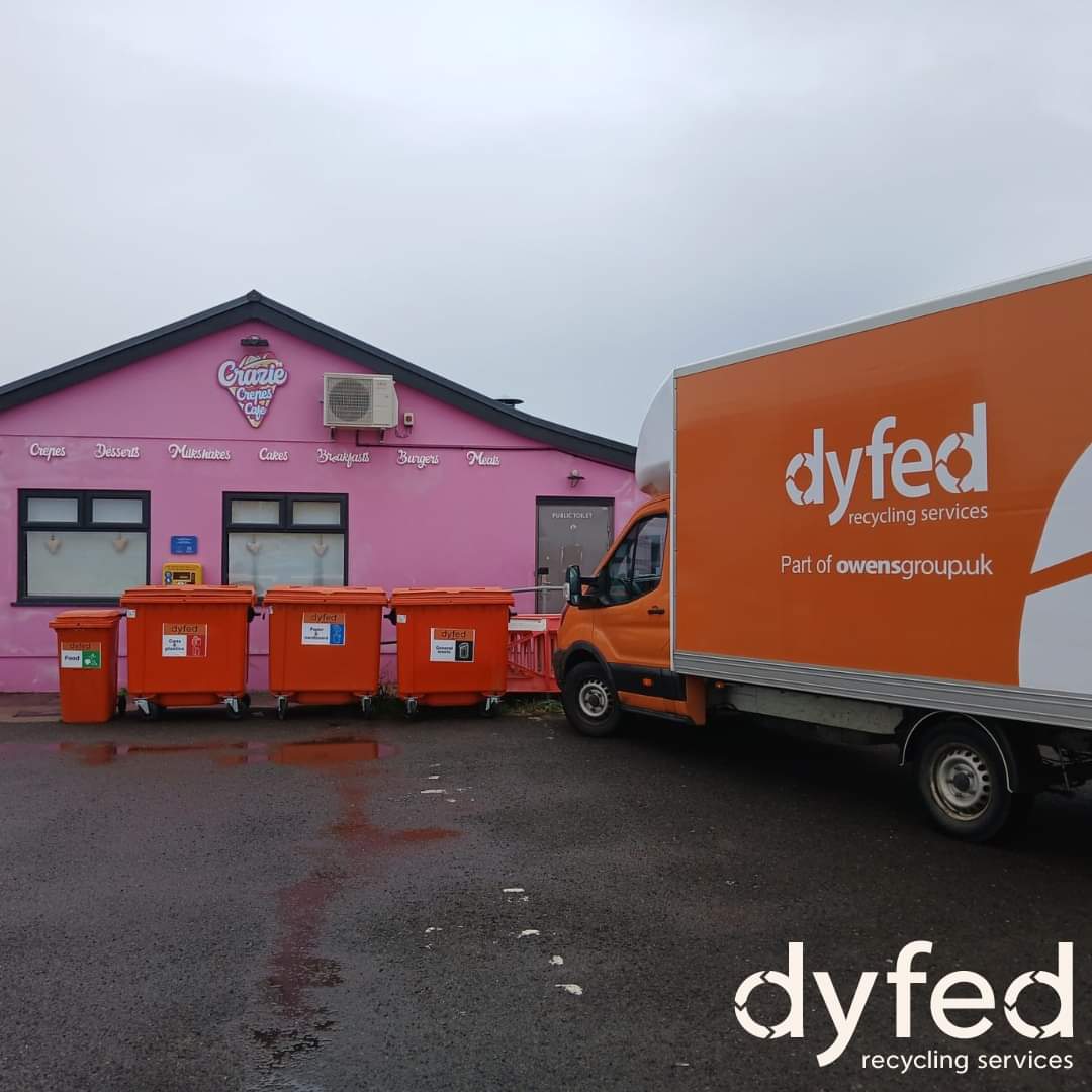 DyfedRecycling's tweet photo. At Dyfed Recycling, we provide wheelie bins to ensure your waste is properly sorted and recycled. Our services are tailored to meet the needs of your business, making compliance easy and hassle-free.

Get in touch with us today 
📞 01554 772 478 https://t.co/0wh9JEWtci