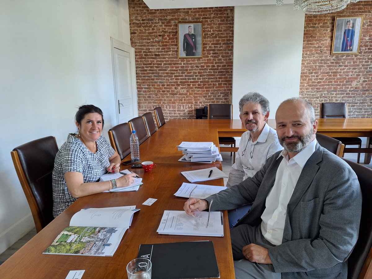 Sempiternelle croisade menée par l'OA, la #simplificationadministrative est au programme de la nouvelle majorité. Hier encore, ses représentants étaient reçus par Jacqueline Galant afin d'examiner les propositions de l'OA pour la Région wallonne : 
//lnkd.in/eaURMJXw