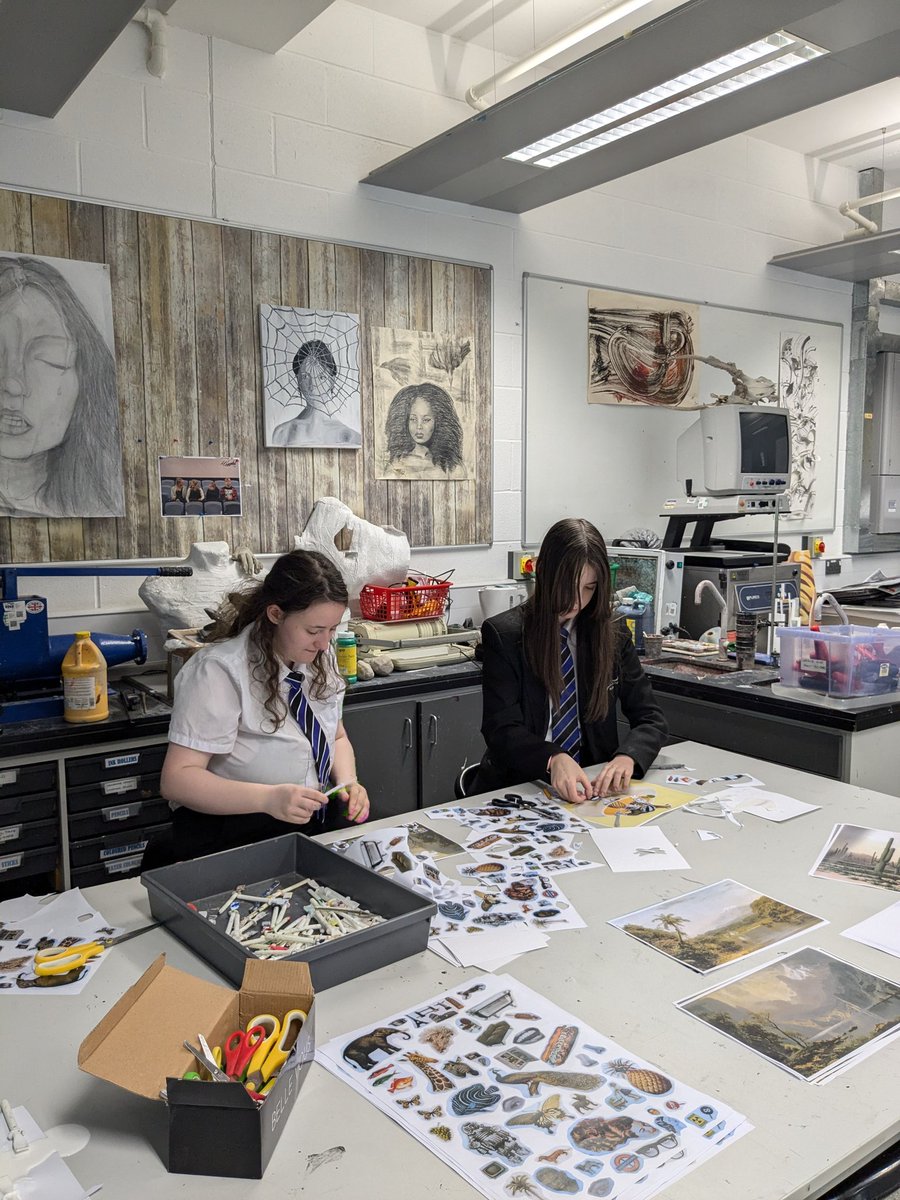 HelloRidgewood's tweet photo. It's been lovely to welcome some of the Y10 @DeltaDonValley students to our sixth form today. They have enjoyed taster lessons, a range of enrichment sessions and a barbecue. 

The students have been an absolute pleasure to have at our school ☺️

#sixthform #tasterday https://t.co/KKyKusgZ24