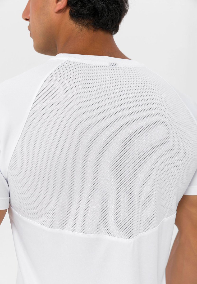 morotaiofficial's tweet photo. Achieve peak performance with the Endurance Mesh Tee.🔥 https://t.co/PnD70Xqoo3