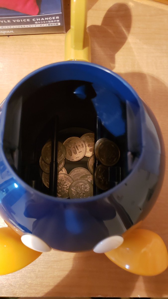 ユニバに居たボム兵可愛い❗
お菓子入ってたけどめちゃ貯金箱なるで５００円貯金また頑張りますw