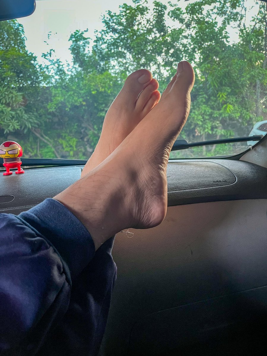 TigerFeet90's tweet photo. #feet #soles #malefoot #malefeet #FOOTFETİSH #malesoles #feetworshi̇p https://t.co/denB9E407T