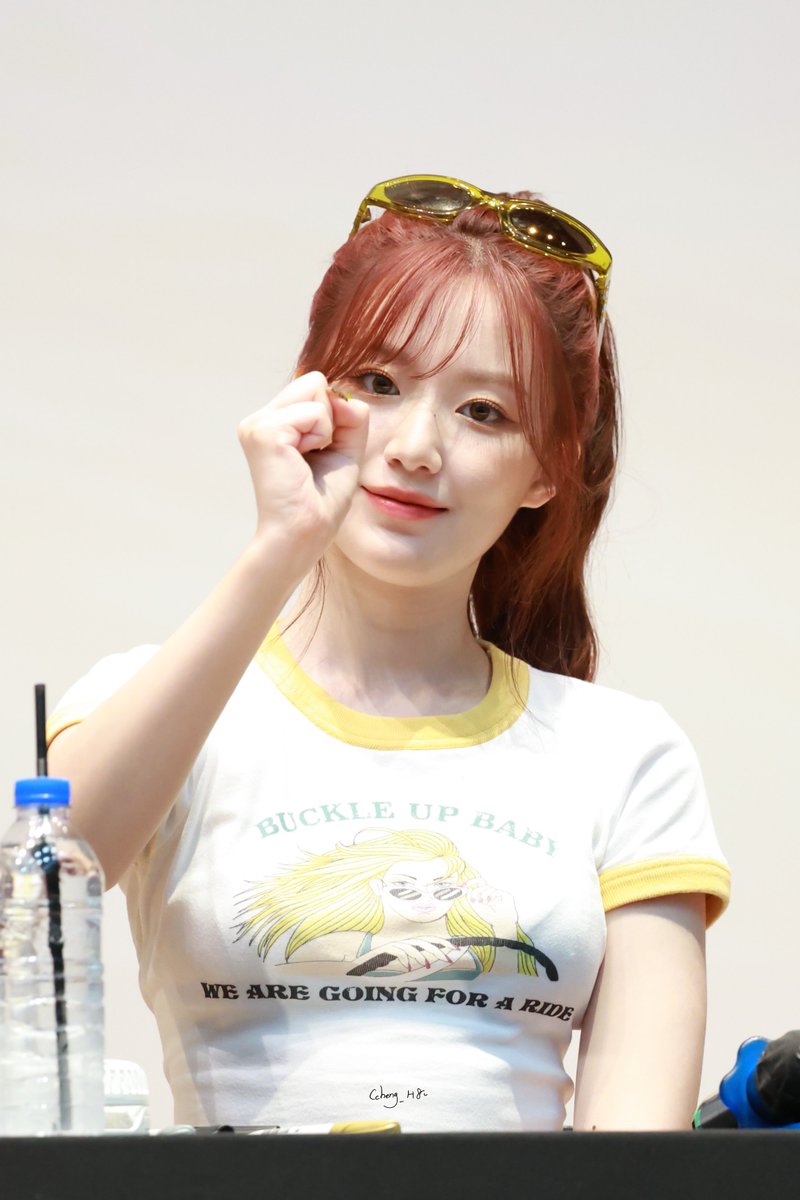 Ccheng_H8's tweet photo. 240712 K4 
🥰LOVE🥰
#슈화 #SHUHUA #舒華
#여자아이들 #GIDLE #아이들 https://t.co/sUdTGBMHHC