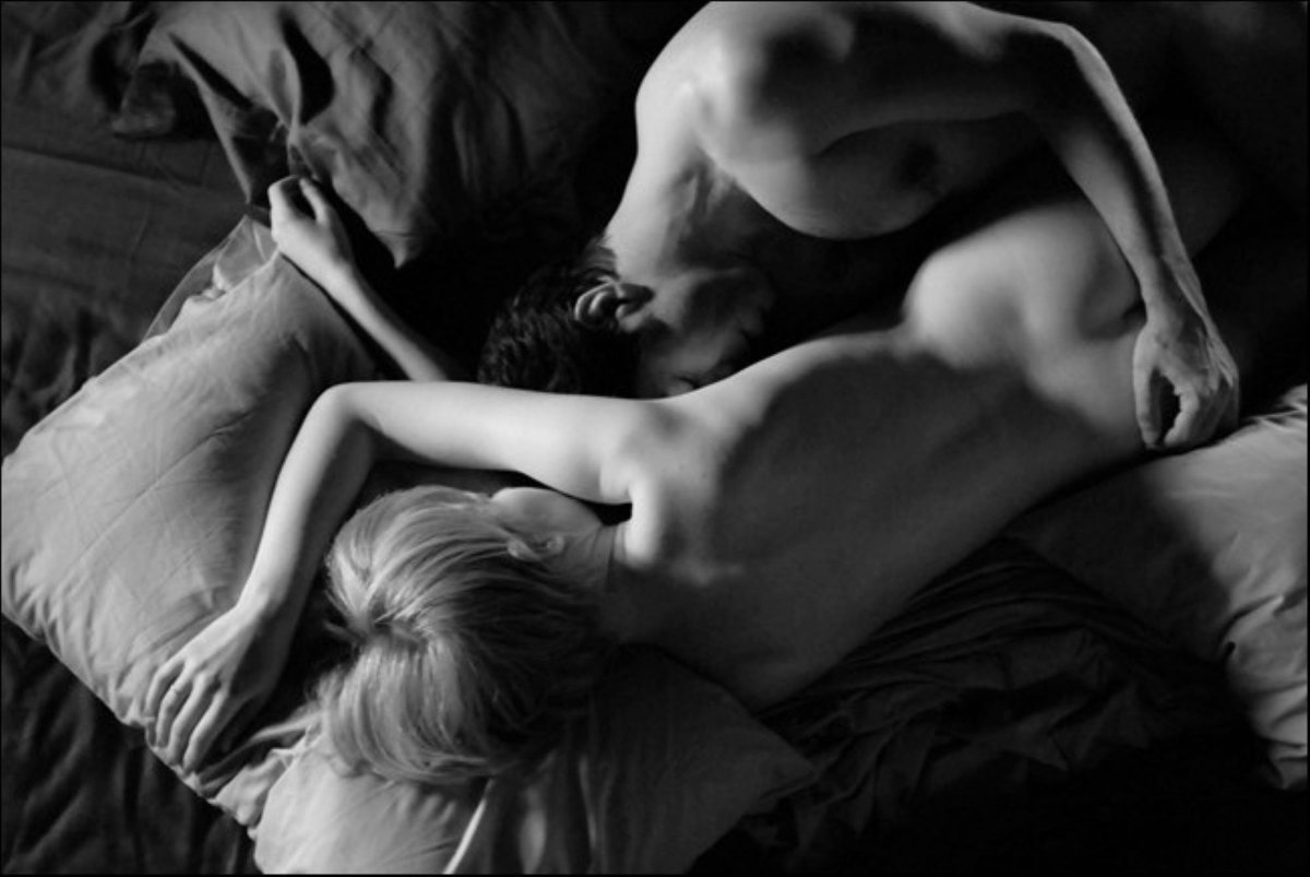AppassionataMe's tweet photo. " Tu che continui a scappare.
Ci pensi mai ad una stanza, un letto, due #corpi, e nessuna #distanza? "
Cit.
#LaSensazioneDiEsserci #VentagliDiParole https://t.co/T5aT0CwJFE