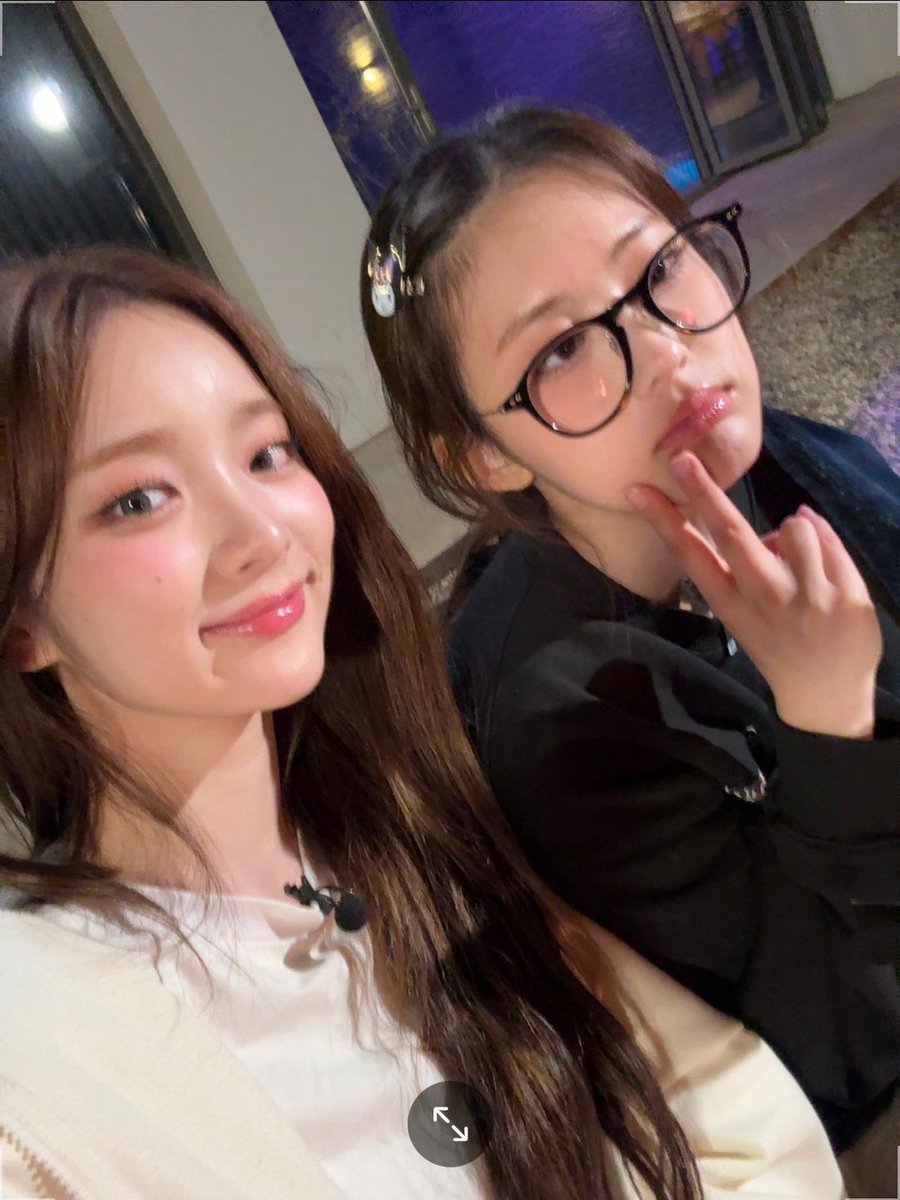 I_m_chillin's tweet photo. 🤟😬🤟박수아 메롱

#ICHILLIN #아이칠린 #지원이지유 #울지로입구 #지_원이에게_로 #최애는_평생이지로
#ICHILLIN #아이칠린 #E_JI #이지 #JOONIE #주니 https://t.co/T2ImQNWhyW
