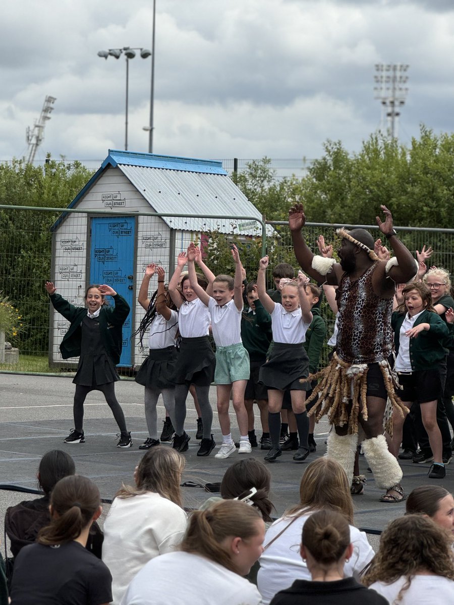 clairabelle5's tweet image. ⁦@GreenTopSchool⁩ performing next ⁦@XPschool⁩ ⁦@XPEastSchool⁩ #xplive24