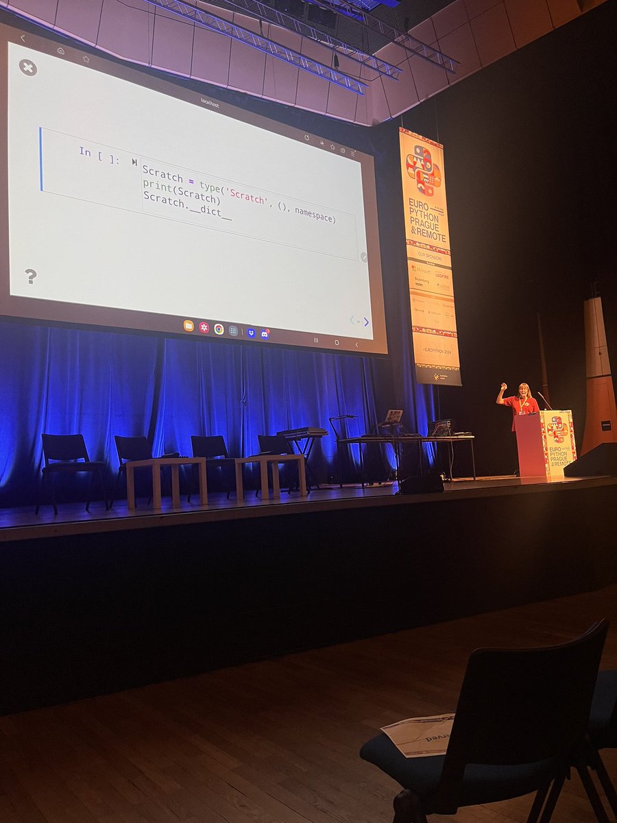 maidotgimenez's tweet image. The brilliant Naomy Ceder teaching for educational purposes only 😂 #Europython2024