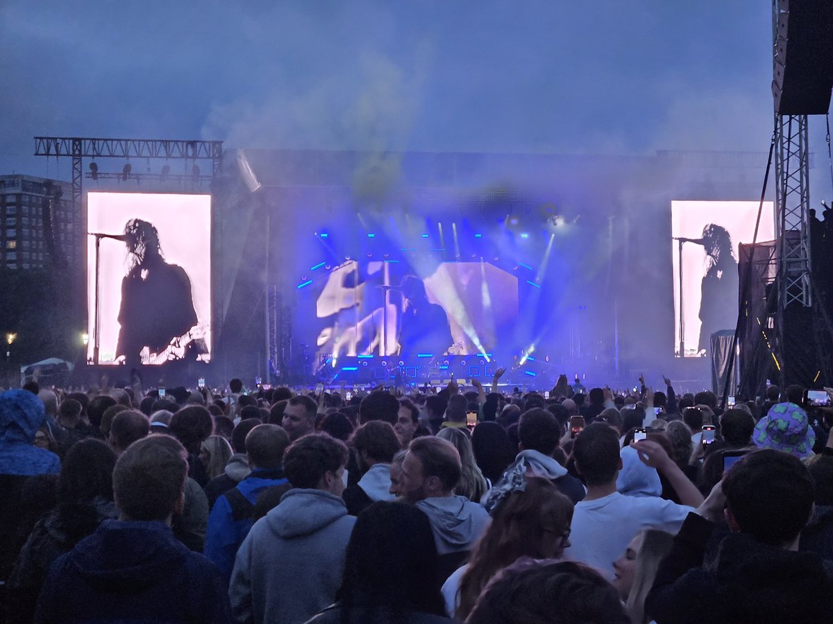 paulblayney's tweet photo. Brilliant to see @theBottlemen back on stage at @intheparkprsnts last night! Sounded fantastic and I think it's fair to say the lads on stage looked like they enjoyed it too! #catfishandthebottlemen https://t.co/EeEMN6PfQL