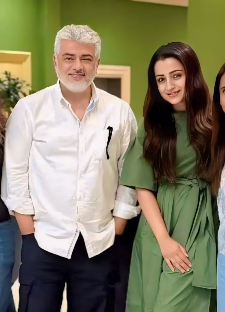 Rajavel83944647's tweet photo. #VidaaMuyarchi Hero #Ajithkumar 👦 King Look&amp; #TrishaKrishnan 👩 queen look #AK❤️ #Trisha🌹#Effortneverfail||#GoodBadUgly https://t.co/GXKmQa6gy5