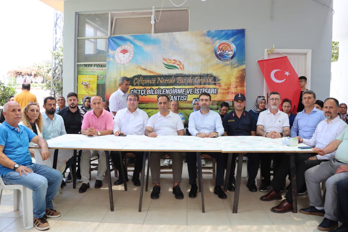 AdemAldemir33's tweet photo. Mersin Milletvekilimiz Sn. Ali Kıratlı, İl Tarım ve Orman Müdürü Sn. Erdem Karadağ, İl Yönetim Kurulu Üyelerimiz, Yenişehir İlçe Başkanımız Sn. Bekir Selvi, Yenişehir İlçe Teşkilatımız, Mahalle Muhtarlarımız ve çiftçilerimizin katılımıyla Uzunkaş Mahallemizde "Çiftçimiz Nerede Bizde Orada" programı çerçevesinde Akdeniz sineğiyle mücadele hakkında bilgilendirme gerçekleştirildi. 🌿🚜

İl Tarım ve Orman Müdürlüğümüze teşekkür eder, çiftçilerimize bereketli ve bol kazançlı bir sezon dilerim. 🌾🙏