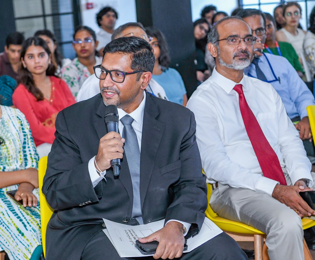 Ruwan_official's tweet photo. A program on sustainability and climate change, jointly organized by Biodiversity Sri Lanka and the Dilmah Institute, was held yesterday (11) at the Maligawatta Dilmah Center for a Sustainable Future to celebrate World Environment Day. https://t.co/R8dUlfmUtJ