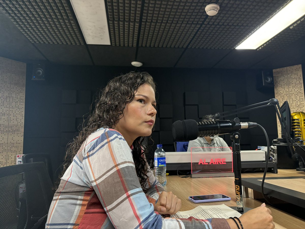 LaCulturalFM's tweet photo. Buenos Días Bucaramanga ☀️
En nuestra sección #Familiarmente nos encontramos con la psicóloga Mary Luz Amaya, quien aborda el tema de ‘violencia física’ desde la Comisaría de Familia de Bucaramanga.
Sintonízanos en los 100.7 F.M o a través de https://t.co/YlJZWgvfYe https://t.co/cIq4sdwXX2