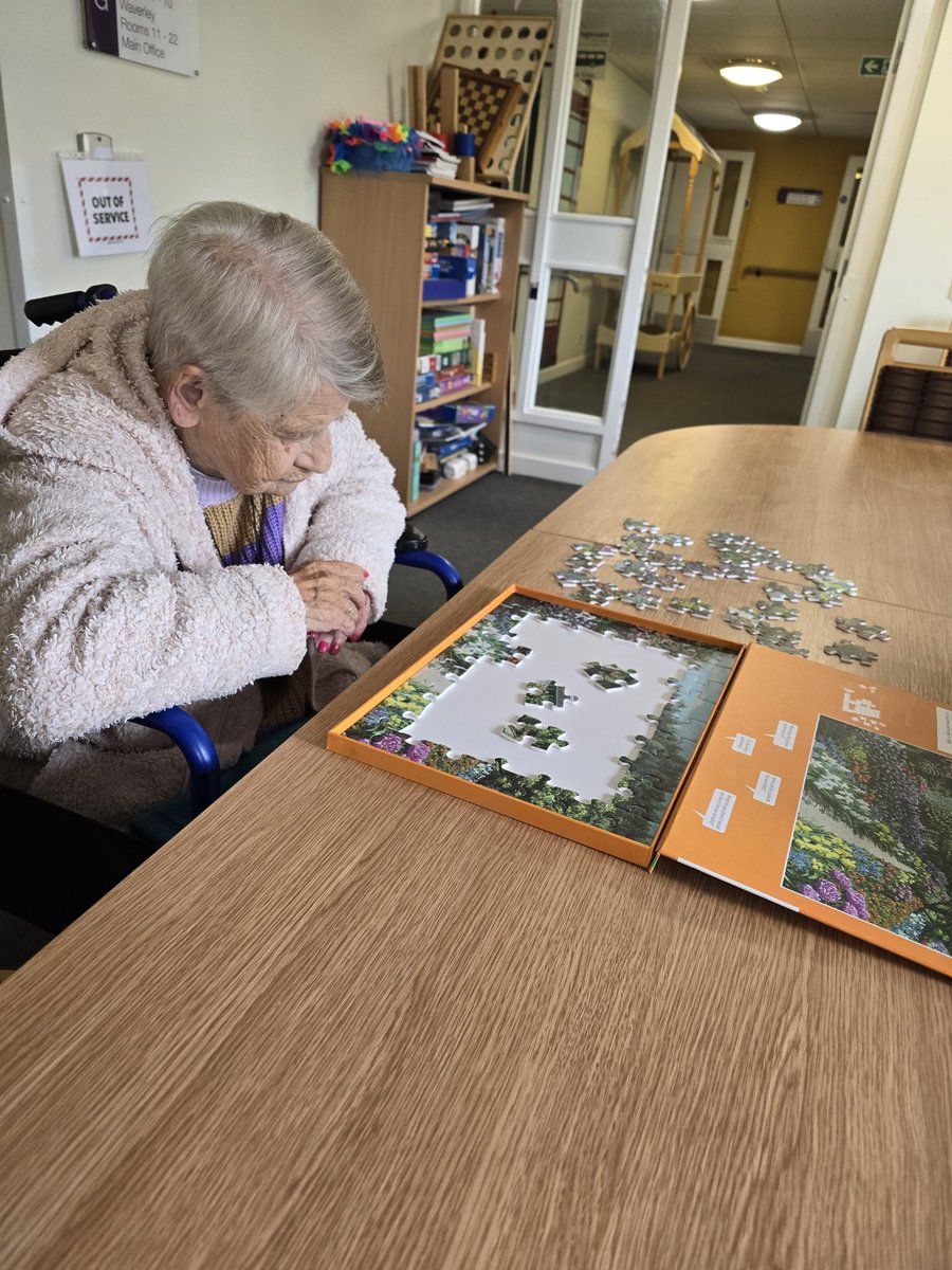 The residents finally finish our puzzle that we all have been doing over the last few weeks happy residents #biltoncourt #puzzleclub