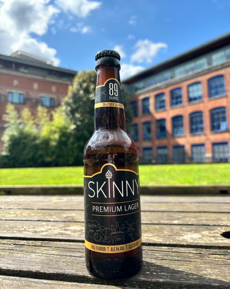IT'S SKINNY FRIDAY 🥳🥳

89 cals ✔️
Gluten-free ✔️
Fewer carbs ✔️

#SkinnyLager #LowCarb #DrinkAware