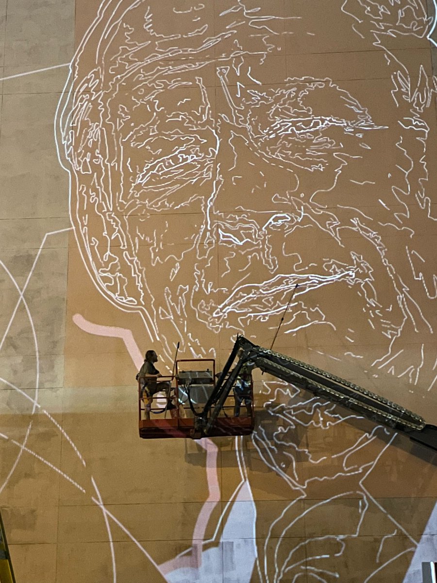 fondrlevesque's tweet photo. Un portrait géant de René Lévesque est en cours de réalisation! Produit par @MUmtl en collaboration avec la Fondation René Lévesque. Détails: https://t.co/QWma1gWLGq #polqc https://t.co/NRkEs5OE5b