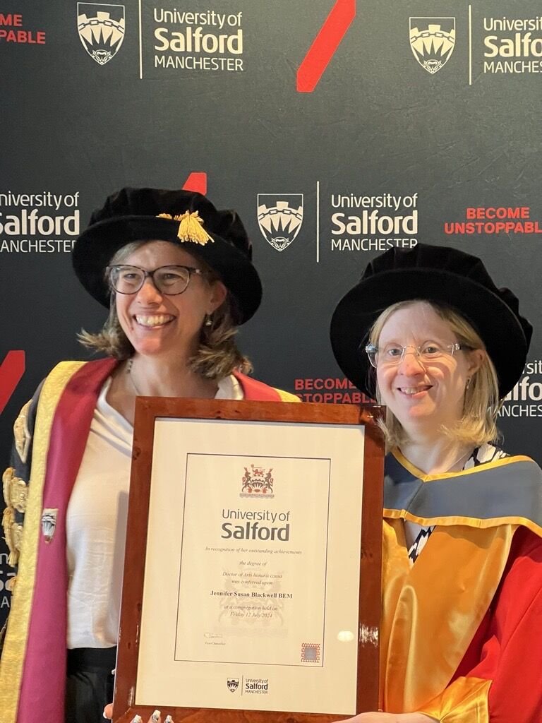 🪩  Today we are thrilled to have awarded Jen Blackwell an Honorary Degree for her work inspiring both disabled and non disabled people to dance, through her dance charity @DanceSyndromeUK 💃

Jen collected her Award in front of a packed audience...

READ: shorturl.at/2gvgw