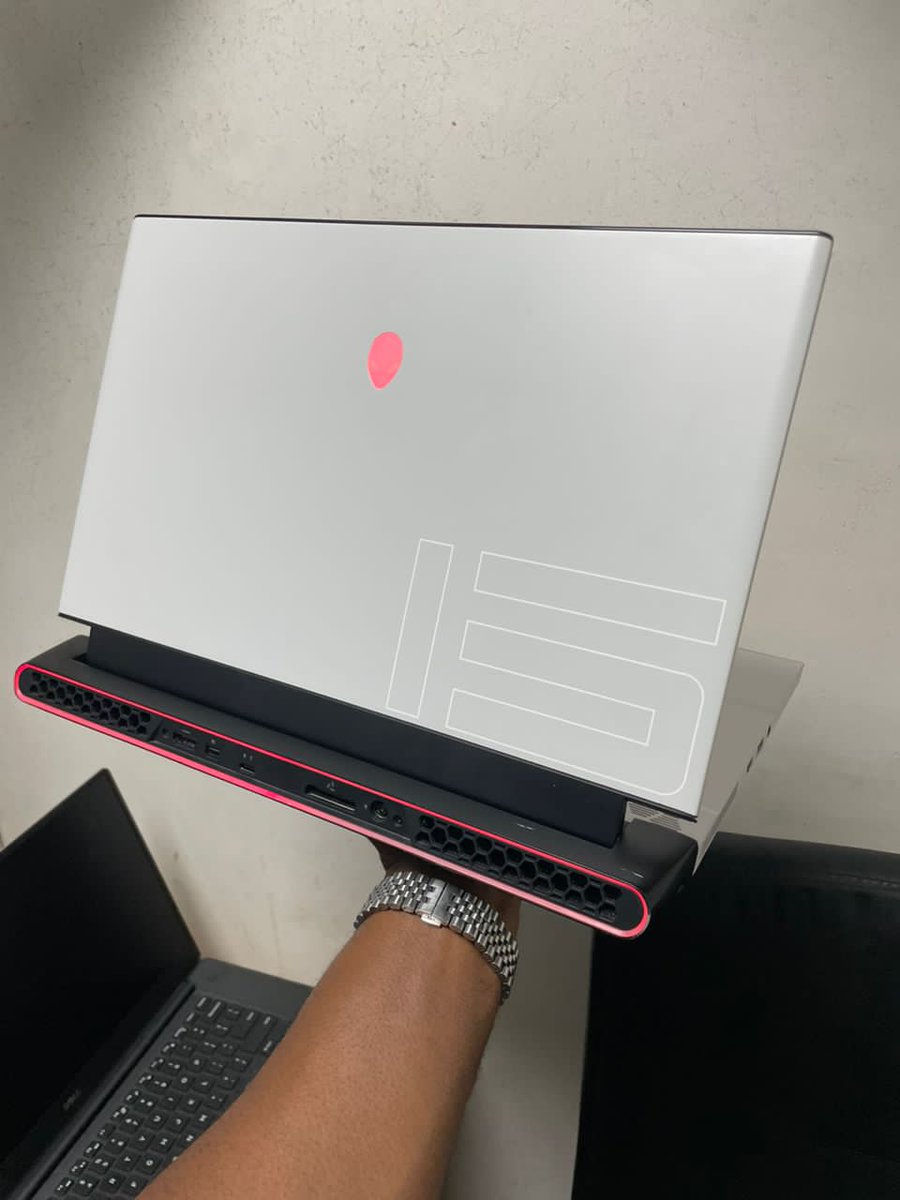 Gadgetsphere_ng's tweet photo. Alienware m15 r3, 15.6inch FHD screen,Intel core i7 10th generation,32gb Ddr4 ram,512gb ssd,8gb nvidia rtx 2070 super with a free power bank [gift]
Going for 1.450m

Please retweet.
#alienware #Laptop #Nigeria https://t.co/PE3mDzfDzL
