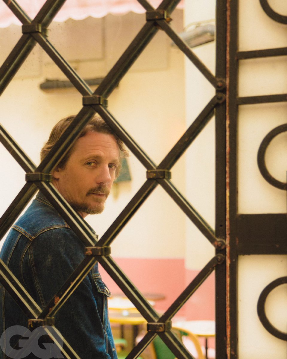 GQMagazine's tweet photo. Sturgill Simpson walked away from music, but Johnny Blue Skies is just getting started. 

🔗: https://t.co/MoIGTtlqxN https://t.co/1tT3RgU2rM