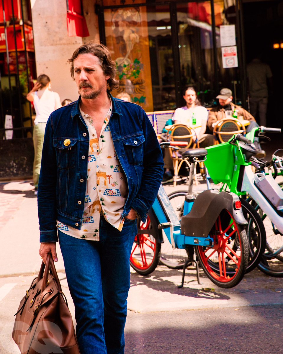 GQMagazine's tweet photo. Sturgill Simpson walked away from music, but Johnny Blue Skies is just getting started. 

🔗: https://t.co/MoIGTtlqxN https://t.co/1tT3RgU2rM