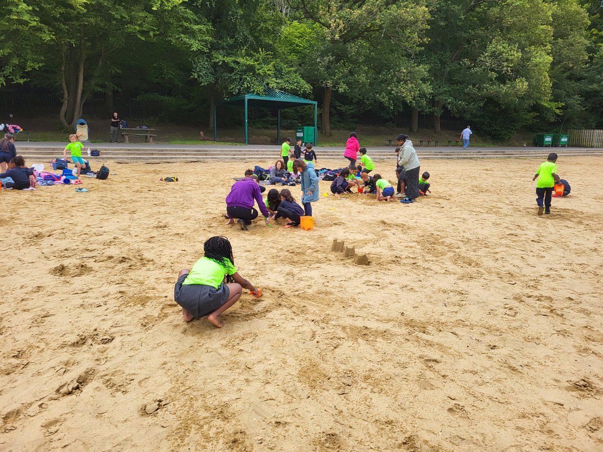 MBPSYear2 tweet media