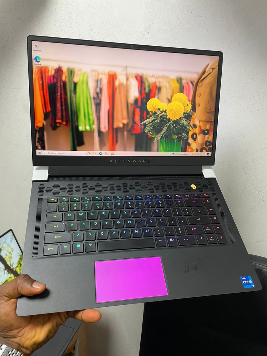 Gadgetsphere_ng's tweet photo. Alienware x15 r1,15.6inch FHD screen,Intel core i7 11th generation,32gb ram,1TB SSD,8gb nvidia rtx 3080 
For 1.850m
Free gift (external hdd)

Please retweet 🙏 
#alienware #laptops #Africa https://t.co/OOu0D6LhXl