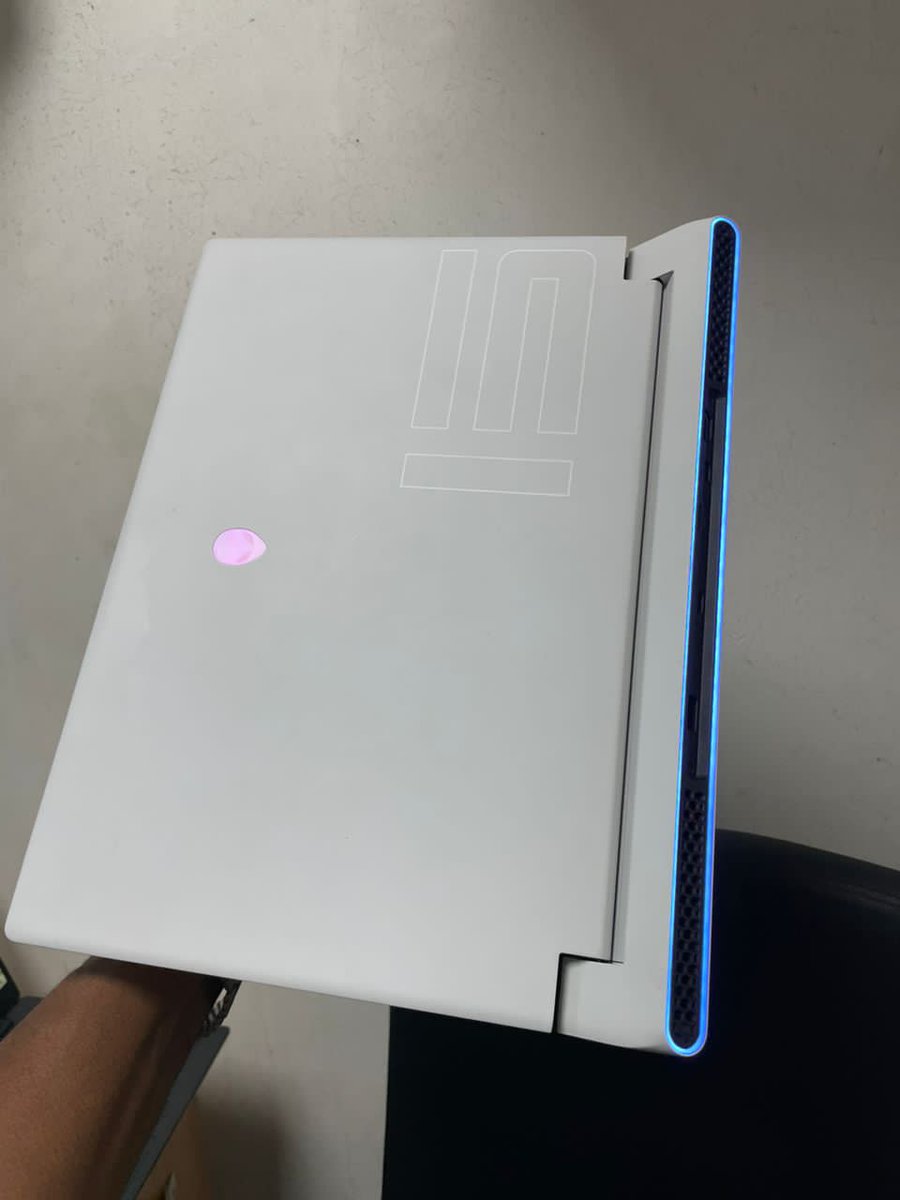 Alienware x15 r1,15.6inch FHD screen,Intel core i7 11th generation,32gb ram,1TB SSD,8gb nvidia rtx 3080 
For 1.850m
Free gift (external hdd)

Please retweet 🙏 
#alienware #laptops #Africa