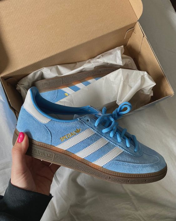 CaminoTV's tweet photo. Un coloris doux comme ça à 88€ ? Quel plaisir (code : "14JUILLET") 🦋

PT : https://t.co/ppGhLYP8Uk
GT : https://t.co/zwiMRGQqvT https://t.co/nnGkOaWq19