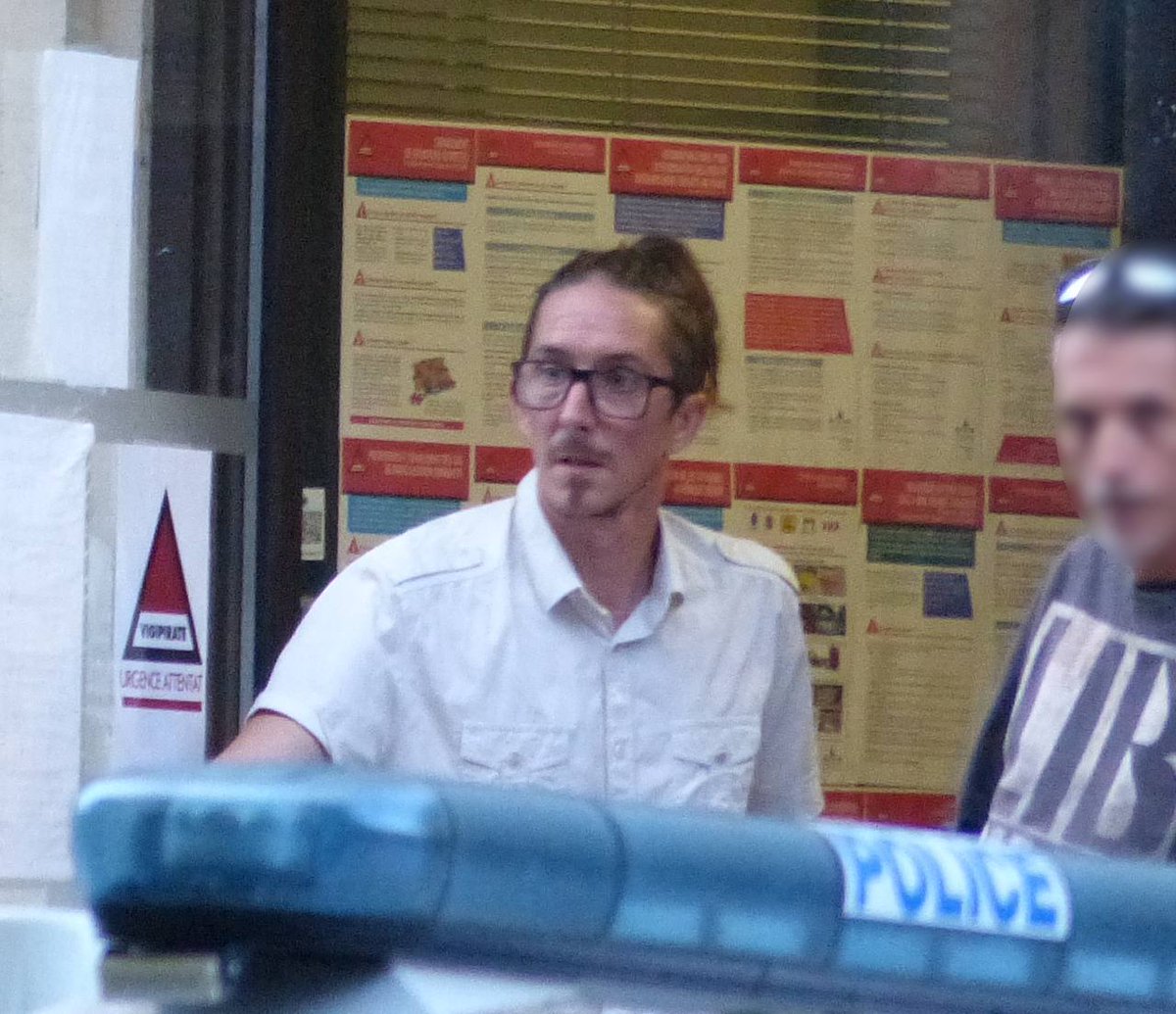 Observatoire_VP's tweet photo. 👁️ Jeudi se déroulait le procès des 4 antifas interpellés après avoir attaqué un bar dans lequel se trouvaient des sympathisants RN à Alès. À la barre : Antoine Grenier, Gabriel Poidvin, Mourad Smail et Gaël Visin. ⤵️ https://t.co/GE6TZyDgiH
