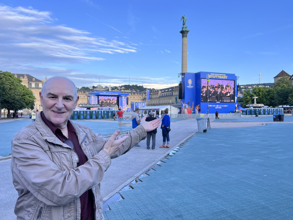 carlosmime's tweet photo. Enjoying the performance of some artist colleagues at the FANZONE of the EURO2024 in Stuttgart...
#ontour #openairconcert #euro2024 #stuttgart #FanZone https://t.co/vnwhjWdjrx