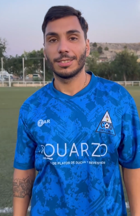 1º Autonómica
Adri Ballesta será la piedra angular en la media del CD Zeneta. Cumplirá su siguiente temporada aportando todo su recorrido y trabajo más calidad. Renovación muy importante