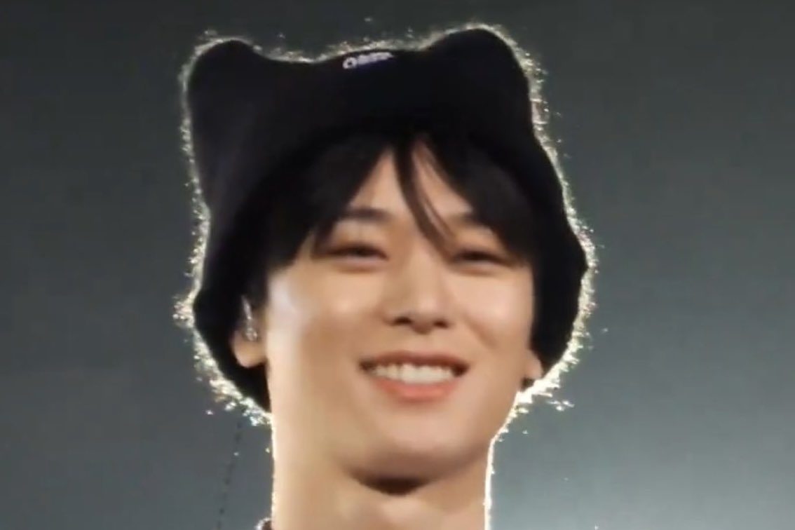 KISSYJEONS's tweet photo. 🐈‍⬛ https://t.co/kwInbUaUwM