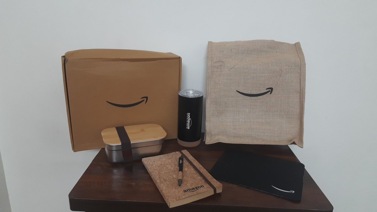 anmol111pal's tweet photo. Thank you @amazon for the amazing welcome goodies. ❤️
#amazoninterns https://t.co/tiscmXeCd9