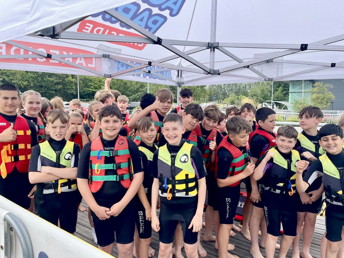 OrielHighSchool's tweet image. Meanwhile @AquaParkGroup our students have been brilliant and are having a splashing time!! 💜💜💜 #InflatableFun #WaterPark #ActivitiesWeek2024