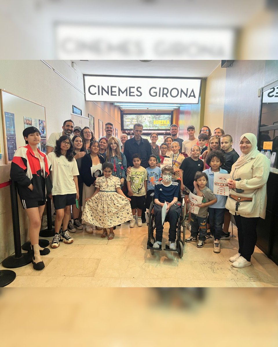 SJDbarcelona_es's tweet photo. 🎬🍿 Esta semana, 40 participantes de 13 familias del Servicio de Paliativos y Crónicos disfrutaron de "Del Revés 2" en Cinemes Girona.
Esta salida fue parte del Programa Terapia Grupal C2P2.
¡Gracias a @Cinemes_Girona por hacer posible este día tan especial! 💖🎥 https://t.co/LEYDclJVaN
